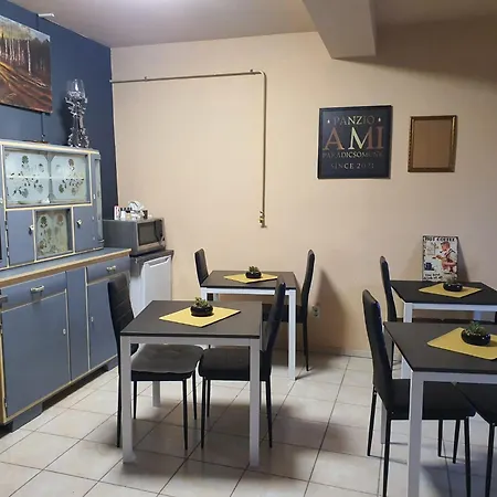 Panzio A Mi Paradicsomunk 3*