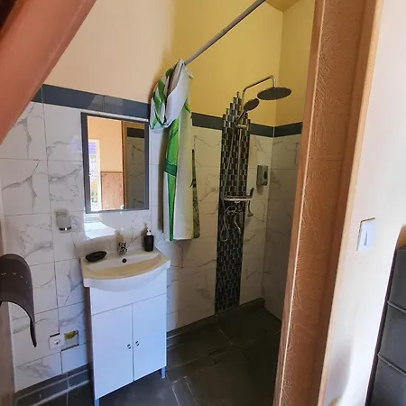 Panzio A Mi Paradicsomunk בית הארחה