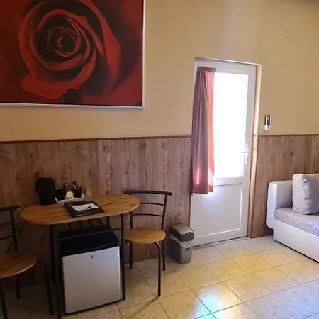 Panzio A Mi Paradicsomunk בית הארחה