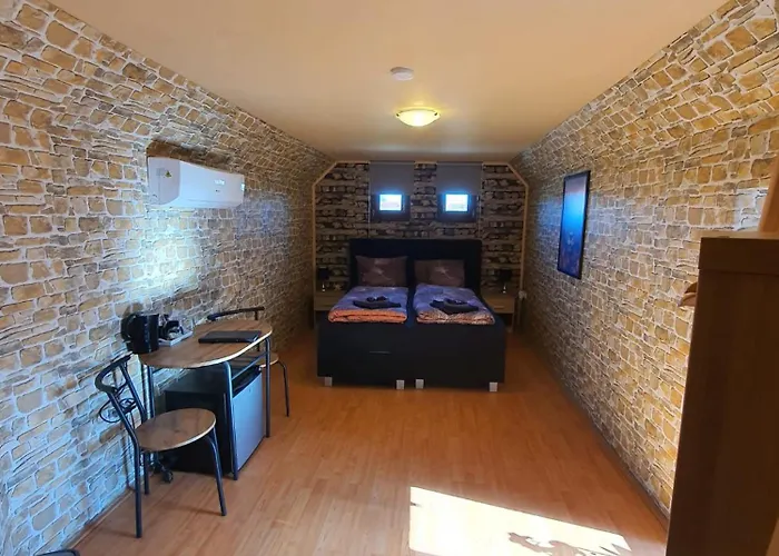 Panzio A Mi Paradicsomunk Véménd