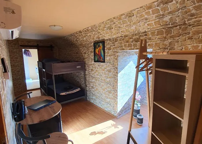 Panzio A Mi Paradicsomunk Véménd